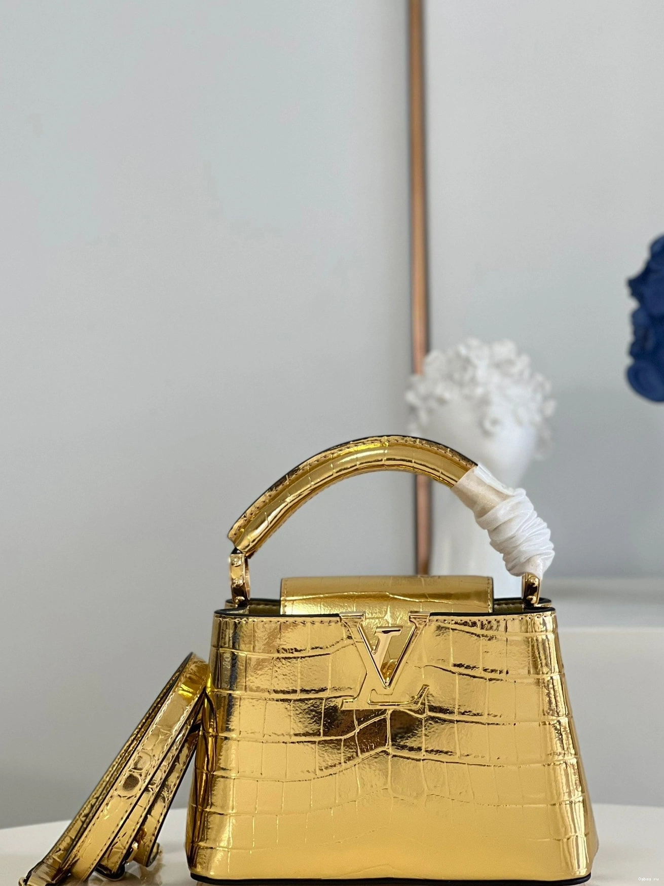 VUITTON CAPUCINES MINI LOUIS 0825